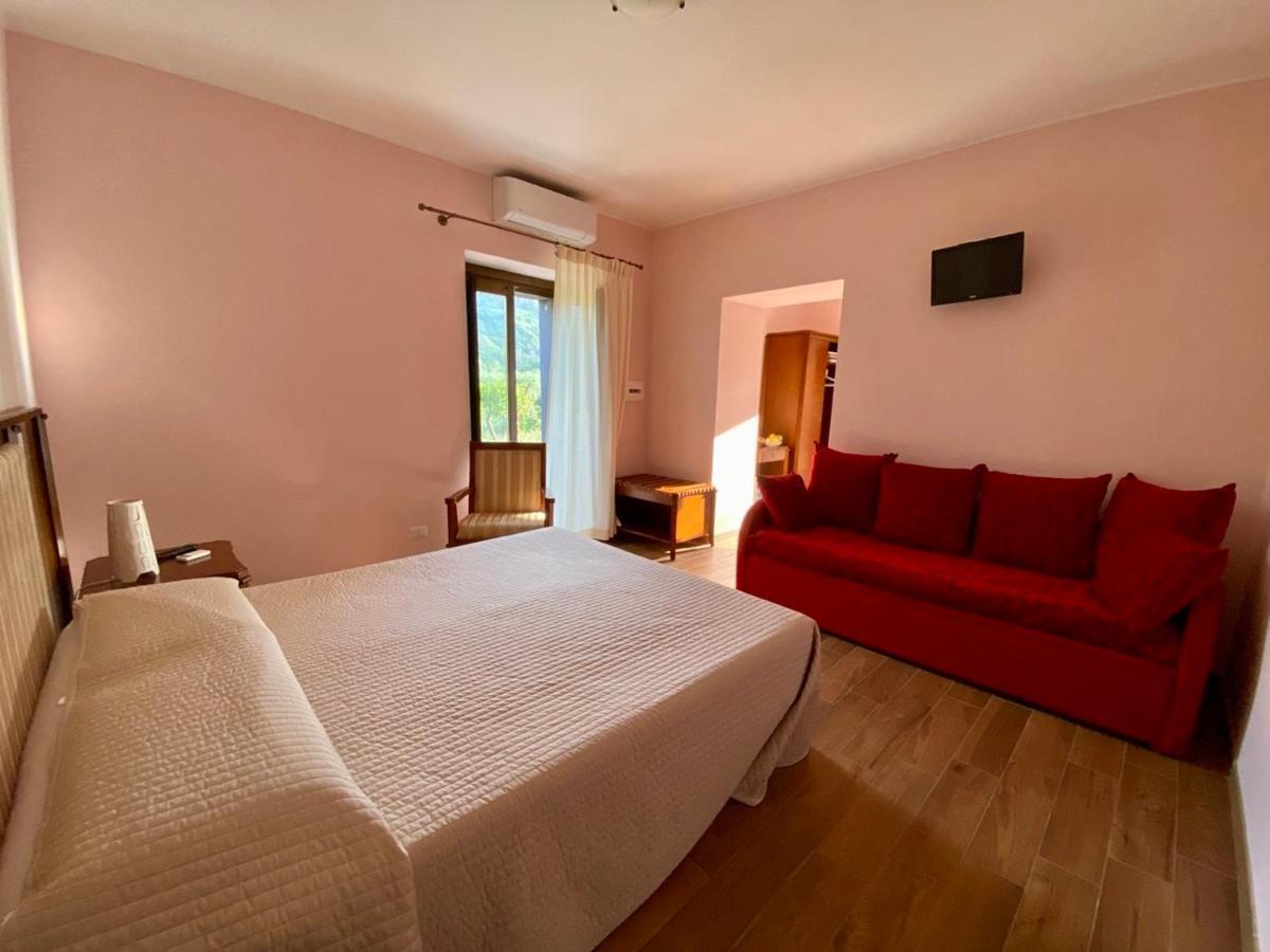 La Porta Delle Gole Hotel Motta Camastra Exterior photo