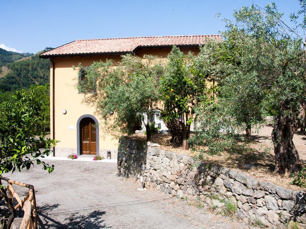 La Porta Delle Gole Hotel Motta Camastra Exterior photo