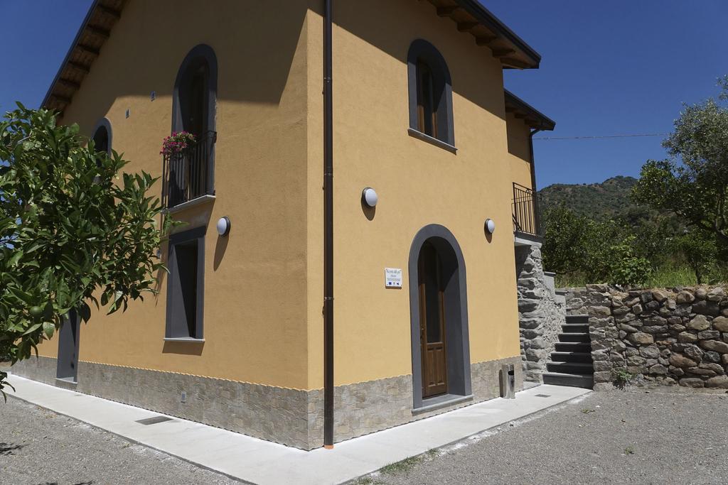 La Porta Delle Gole Hotel Motta Camastra Exterior photo