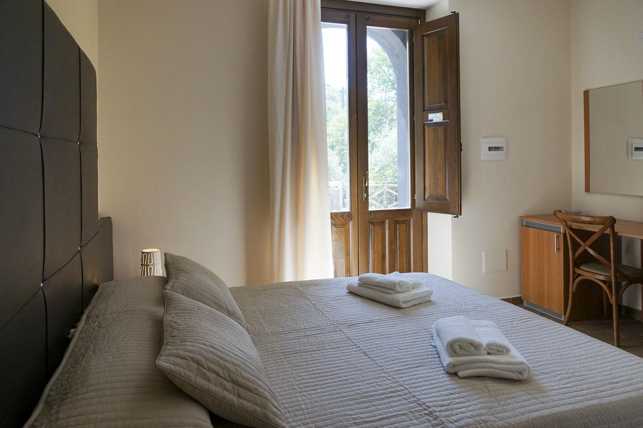 La Porta Delle Gole Hotel Motta Camastra Exterior photo